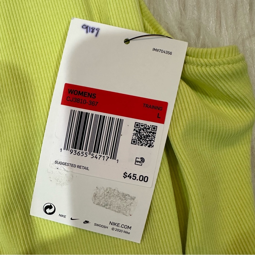 Large Nike Yoga Tank Top - Picture 11 of 11